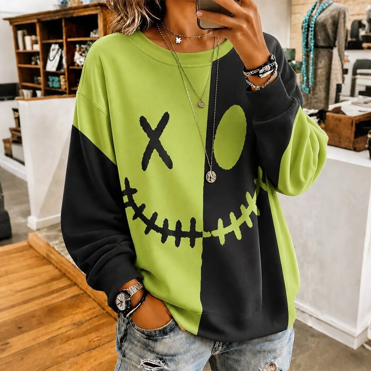 Women's Retro Halloween Smiley Face Print Sweatshirt